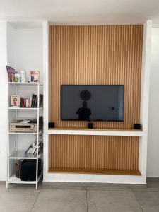 חיפוי קיר טלויזיה עיצוב קיר טלוויזיה מודרני קיר טלוויזיה דקורטיבי עיצוב קיר טלוויזיה בסלון עיצוב קיר טלוויזיה בחדר שינה קיר טלויזיה פסים - יפוי קיר טלוויזיה חיפוי עץ לטלוויזיה קיר טלוויזיה מעוצב עיצוב קיר טלוויזיה חיפוי קיר בסלון חיפוי טלוויזיה מעץ עיצוב סלון עם קיר טלוויזיה קיר טלוויזיה עם נישה קיר טלוויזיה בהתאמה אישית קיר טלוויזיה עם תאורה נסתרת