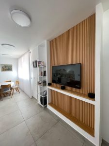 חיפוי קיר טלויזיה - חיפוי קיר טלויזיה עיצוב קיר טלוויזיה מודרני קיר טלוויזיה דקורטיבי עיצוב קיר טלוויזיה בסלון עיצוב קיר טלוויזיה בחדר שינה קיר טלויזיה פסים - יפוי קיר טלוויזיה חיפוי עץ לטלוויזיה קיר טלוויזיה מעוצב עיצוב קיר טלוויזיה חיפוי קיר בסלון חיפוי טלוויזיה מעץ עיצוב סלון עם קיר טלוויזיה קיר טלוויזיה עם נישה קיר טלוויזיה בהתאמה אישית קיר טלוויזיה עם תאורה נסתרת