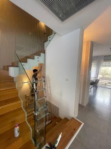 חיפוי קירות פנים דמוי עץ פולימרי - חיפוי קיר דמוי עץ - חיפוי קירות פנים דמוי עץ - חיפוי קיר pvc דמוי עץ - חיפוי קיר לסלון מעץ