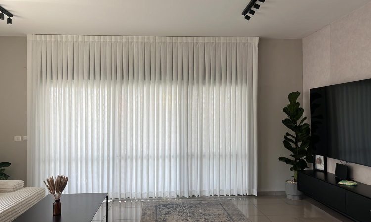 ההבדל בין וילון רגיל לוילון חשמלי